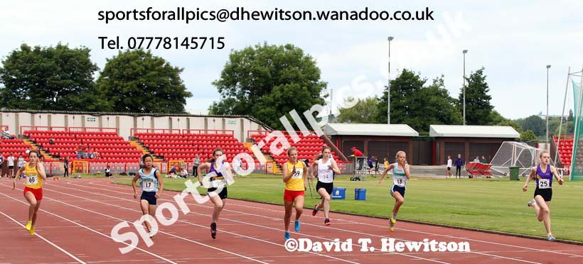 Girls 100 metres, Northern Inter-County Schools, Gateshead International Stadum. Photo: David T. Hewitson/Sports for All Pics